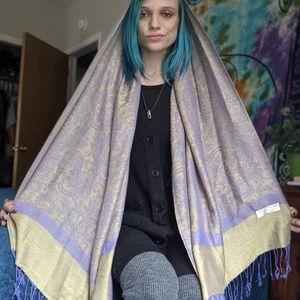 Large purple and cream paisley Pashmina